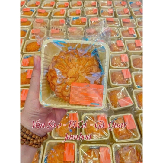 BÁNH TRUNG THU THẬP CẨM YẾN SÀO – VI CÁ - GÀ QUAY - JAMBON